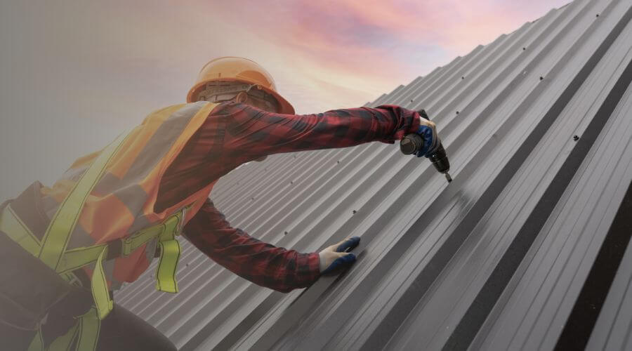 Professional gutter cleaning in El Nido, CA